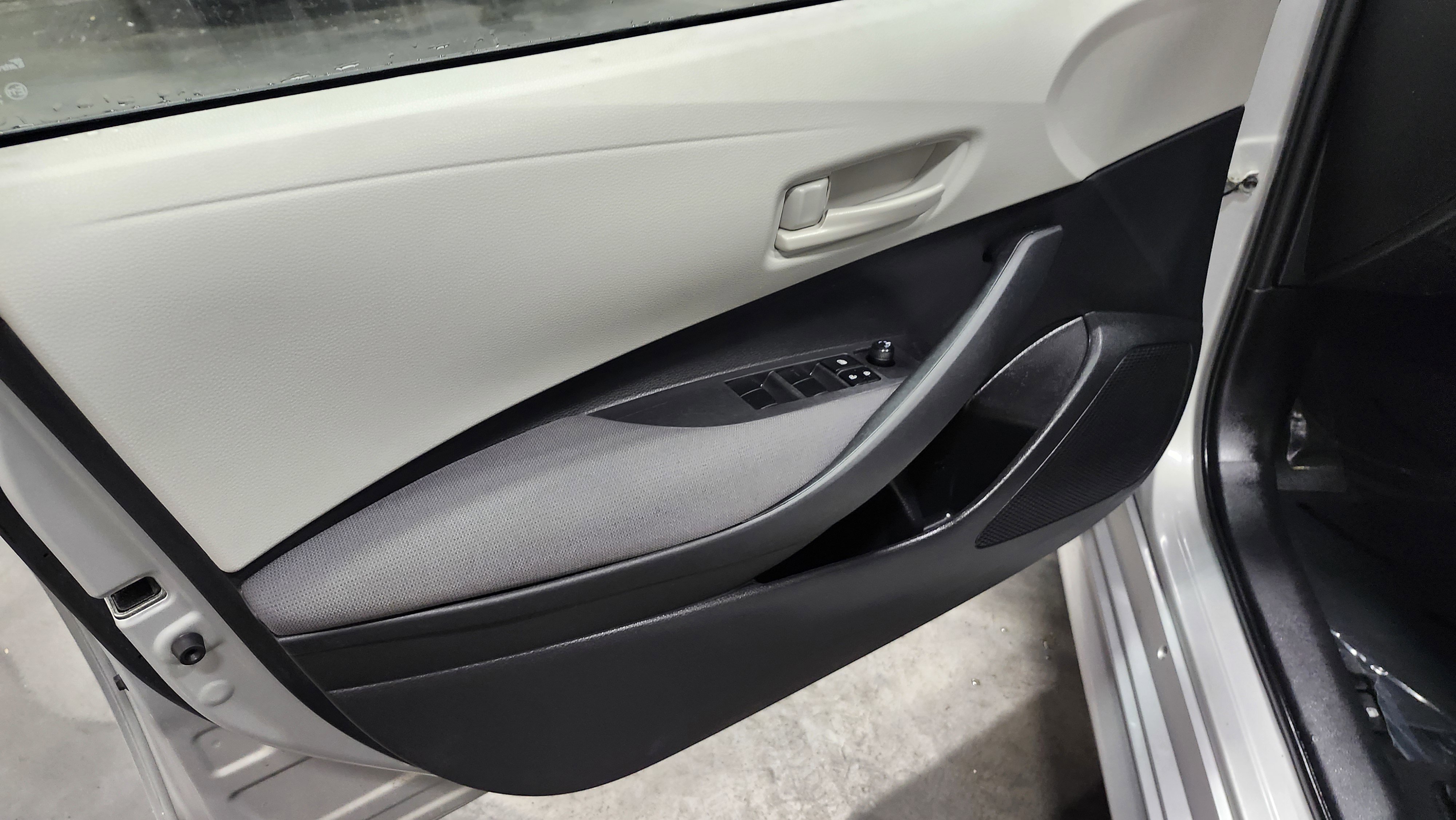 Used 2023 Toyota Corolla LE image 23