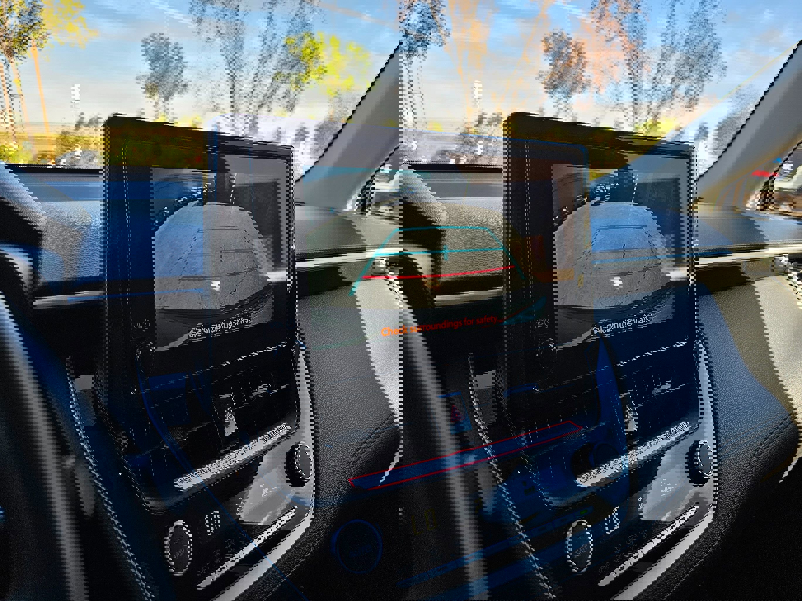 Used 2024 Toyota Corolla Cross LE image 33