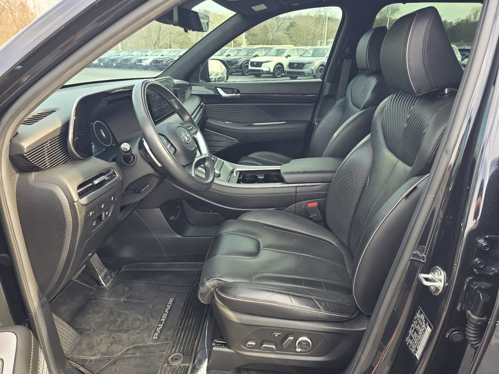 Used 2024 Hyundai Palisade Calligraphy image 12