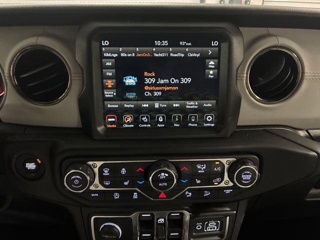 Used 2021 Jeep Wrangler Unlimited Sahara AWD/4WD image 19