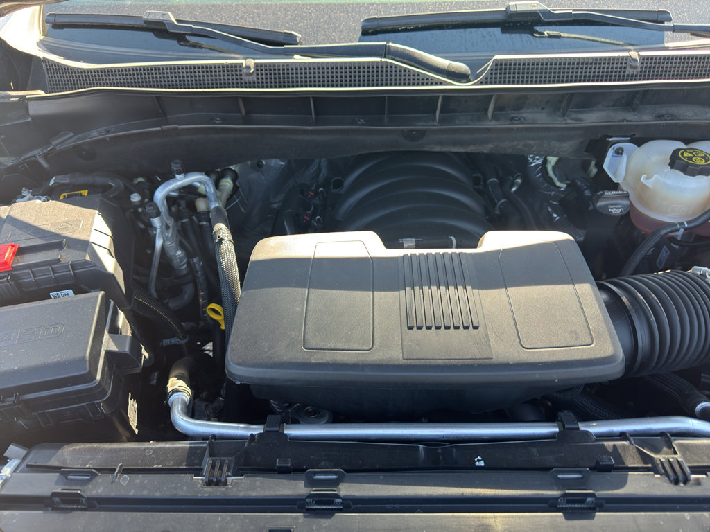 Used 2024 Chevrolet Tahoe LT w/ Luxury Package image 17