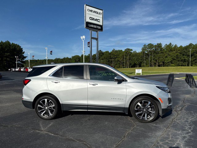 Used 2022 Chevrolet Equinox LT image 2
