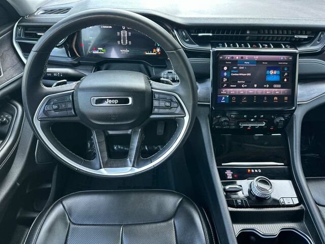 Used 2023 Jeep Grand Cherokee 30th Anniversary AWD/4WD image 17