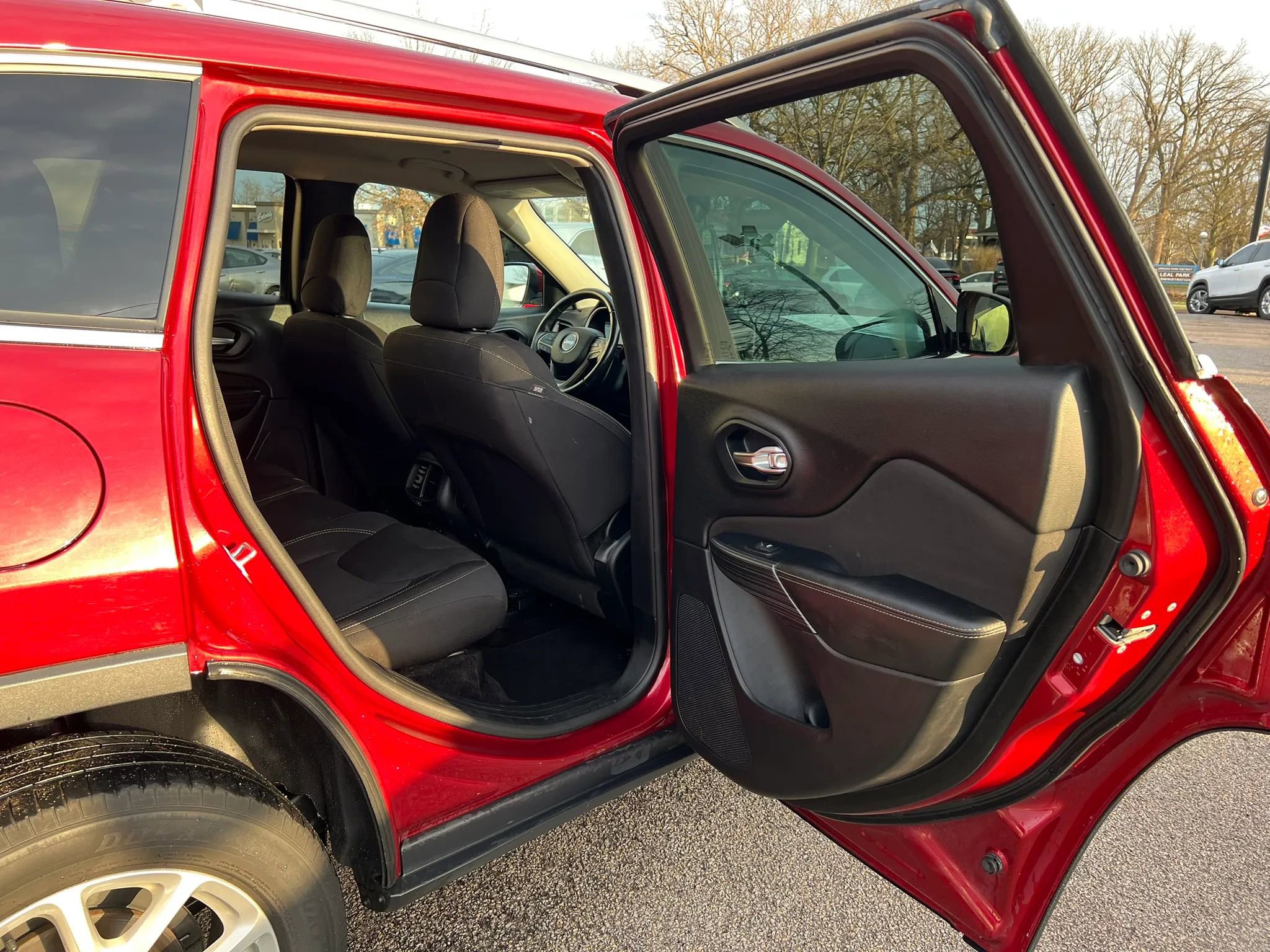 Used 2017 Jeep Cherokee Latitude image 15