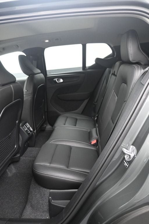 New 2026 Volvo XC40 B5 Plus w/ Climate Package AWD/4WD image 12