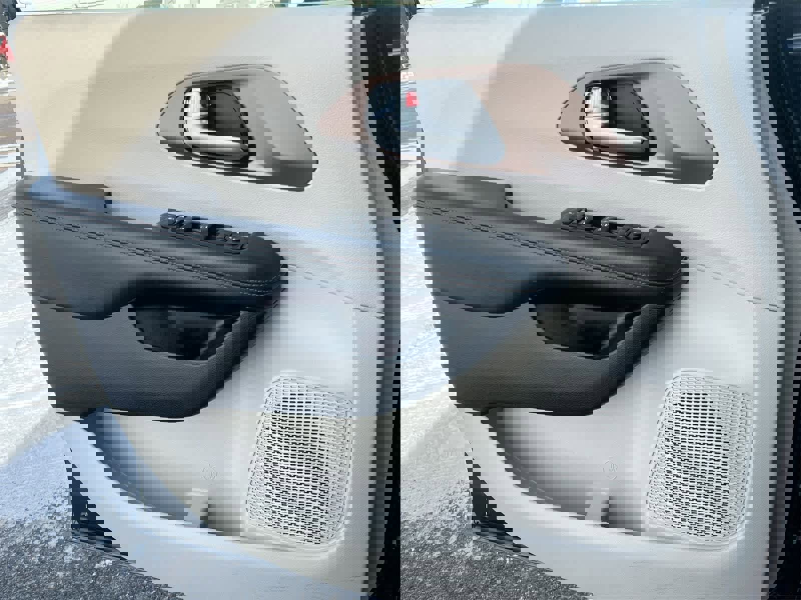 Used 2019 Chrysler Pacifica Touring-L image 31