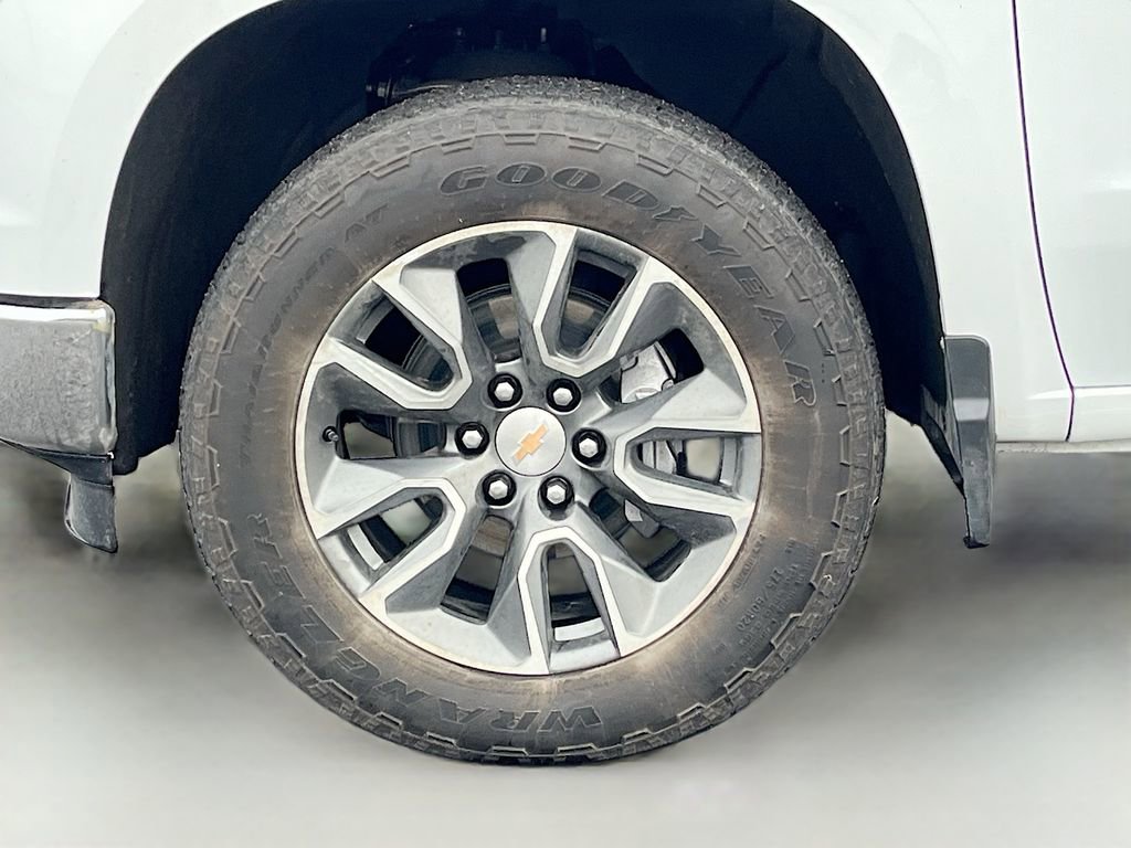 Used 2025 Chevrolet Silverado 1500 LT AWD/4WD image 27