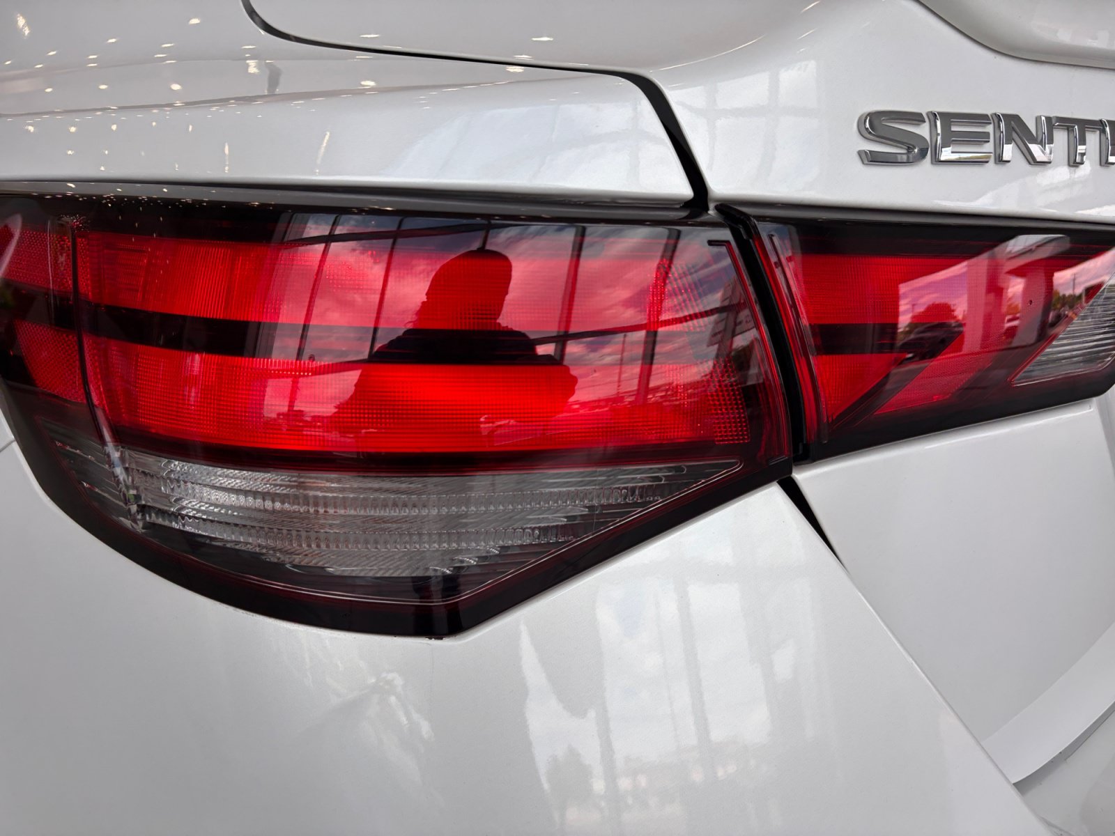 Used 2022 Nissan Sentra SR w/ Electronics Package FWD image 16