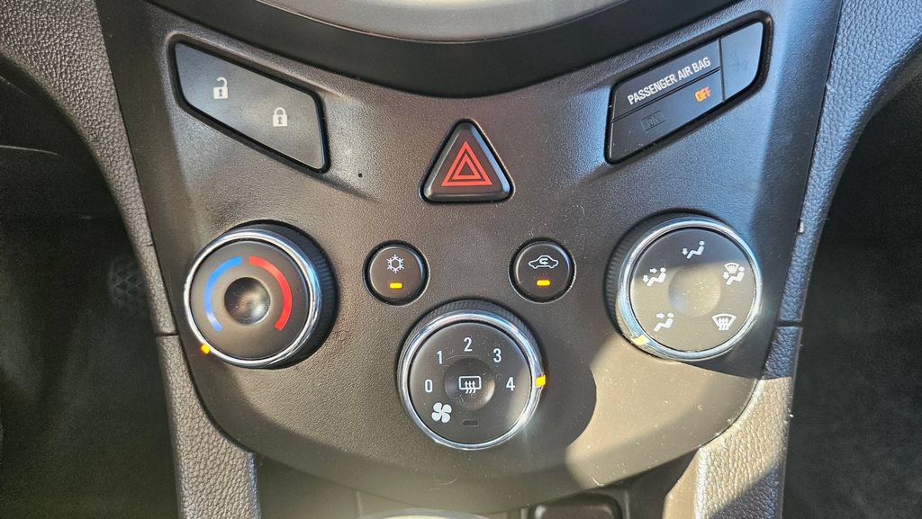 Used 2019 Chevrolet Sonic LT FWD image 35