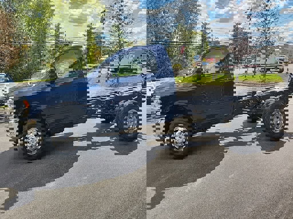 New 2024 RAM 3500 Tradesman image 7