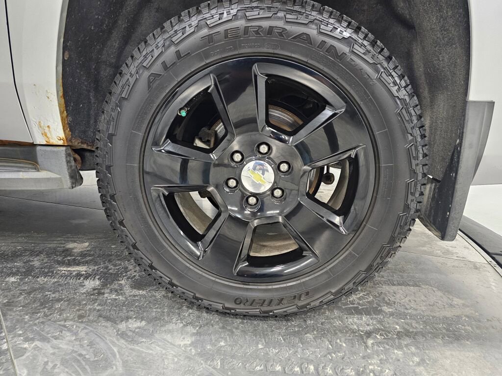 Used 2015 Chevrolet Suburban LT AWD/4WD image 9