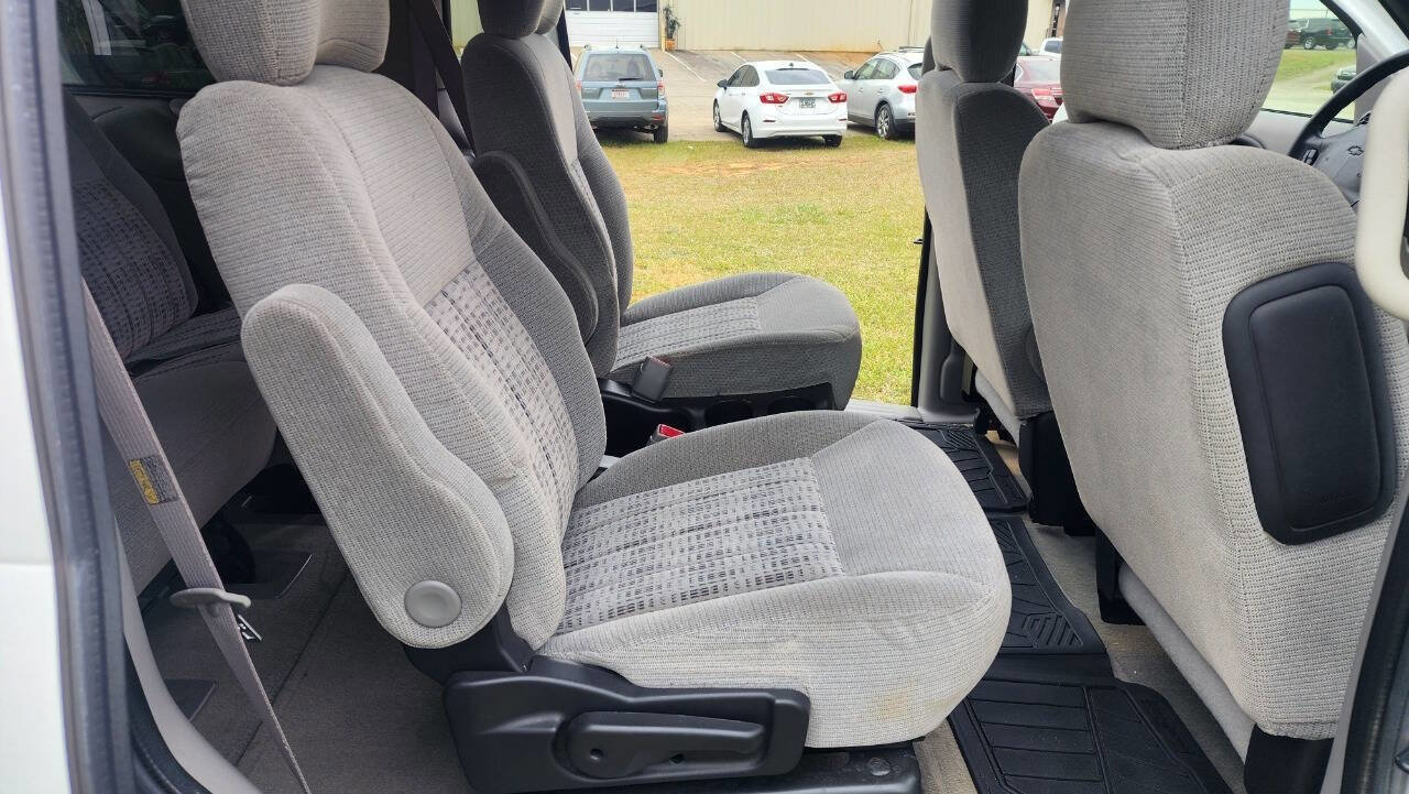 Used 2004 Chevrolet Venture LT FWD image 24