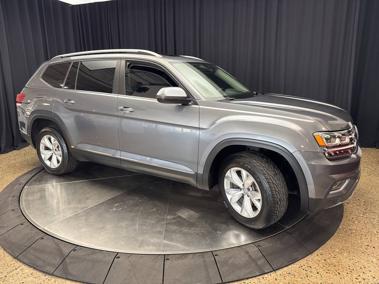 Used 2018 Volkswagen Atlas SEL AWD/4WD image 11