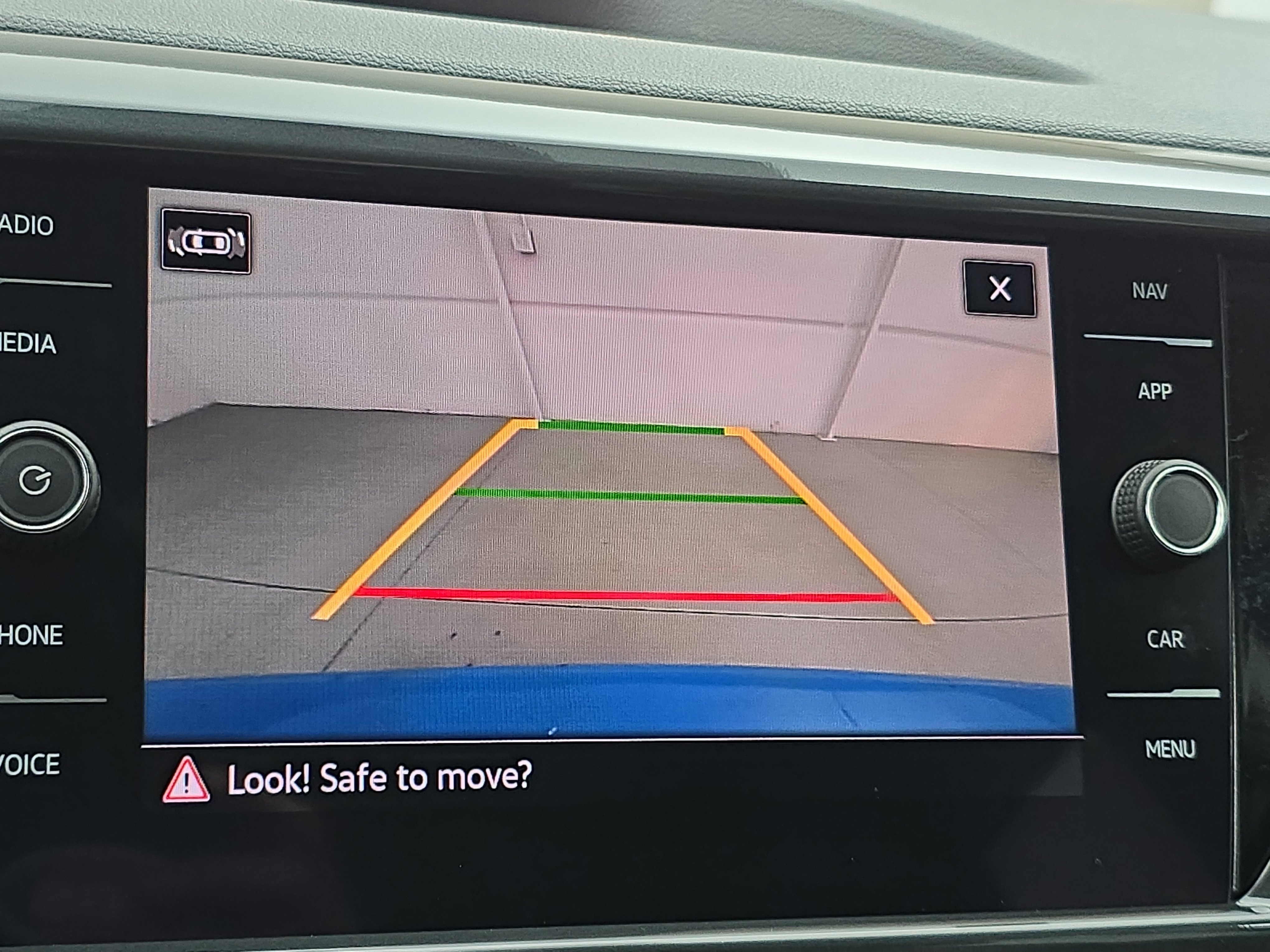 Certified 2022 Volkswagen Taos SEL w/ Panoramic Sunroof Package image 22