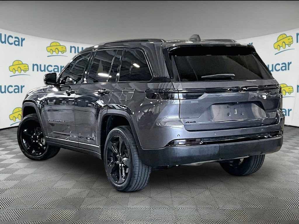 Used 2023 Jeep Grand Cherokee Altitude AWD/4WD image 4