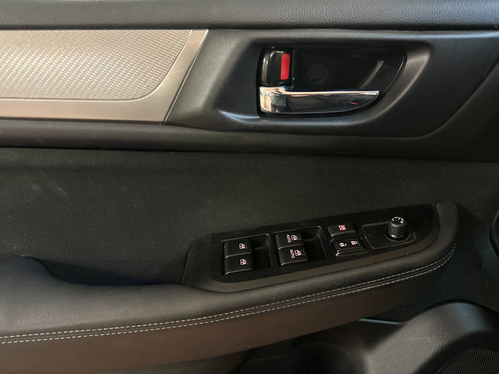 Used 2018 Subaru Outback 2.5i Premium image 10