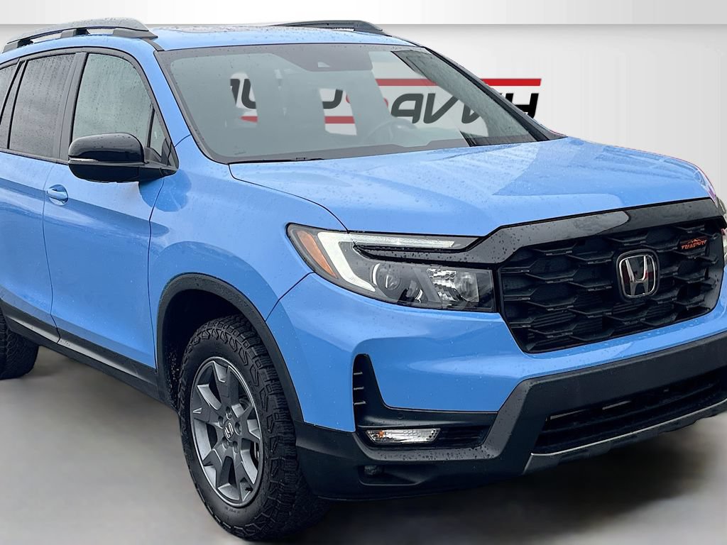 Used 2025 Honda Passport TrailSport image 1