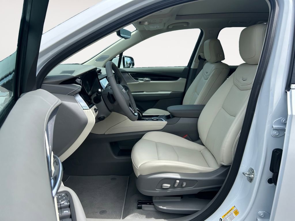 Used 2025 Cadillac XT6 Premium Luxury w/ Technology Package image 15
