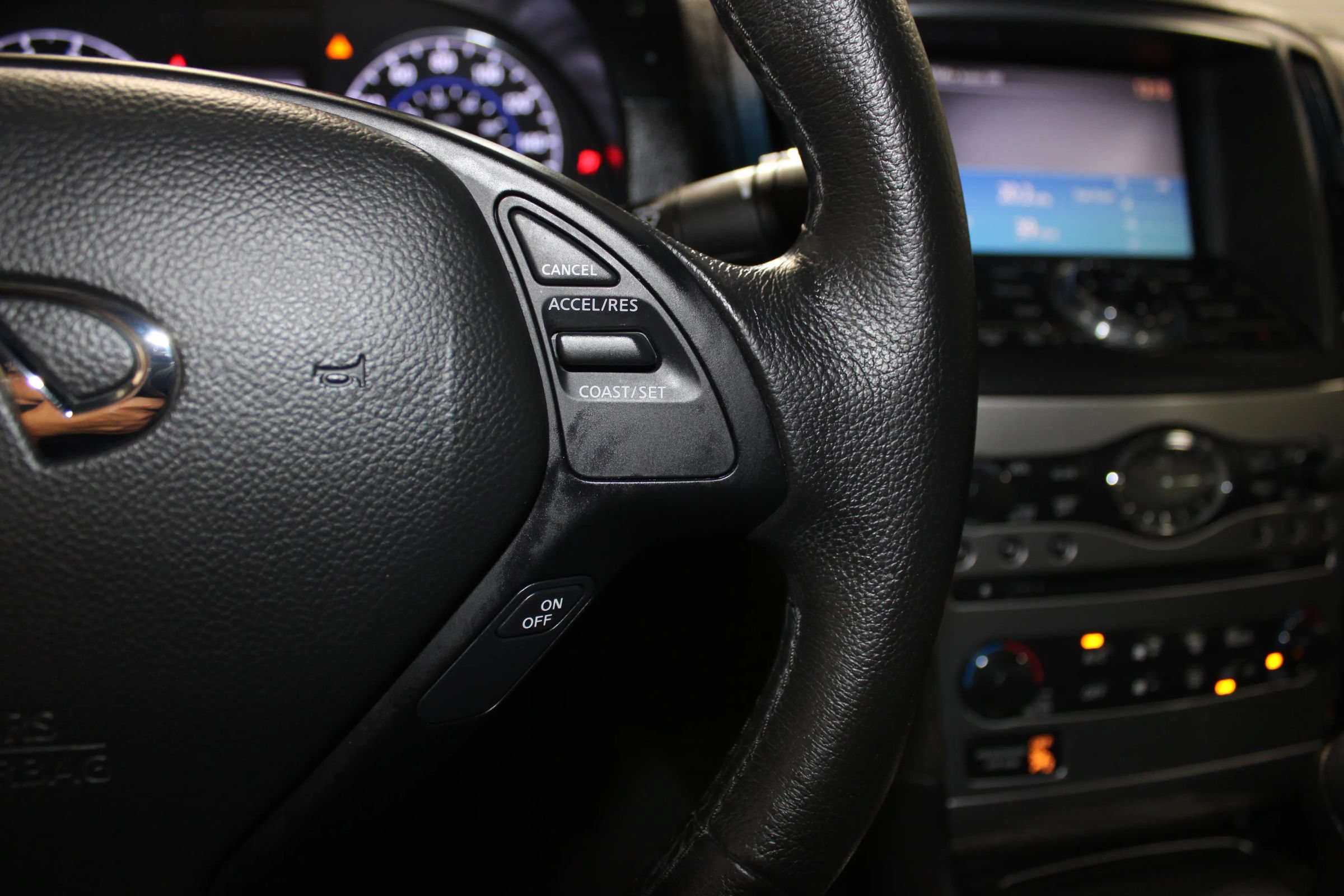 Used 2011 INFINITI G37 Journey w/ Premium Pkg RWD image 19
