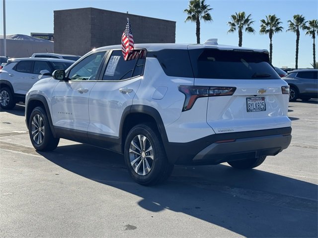 Used 2026 Chevrolet Equinox LT image 2