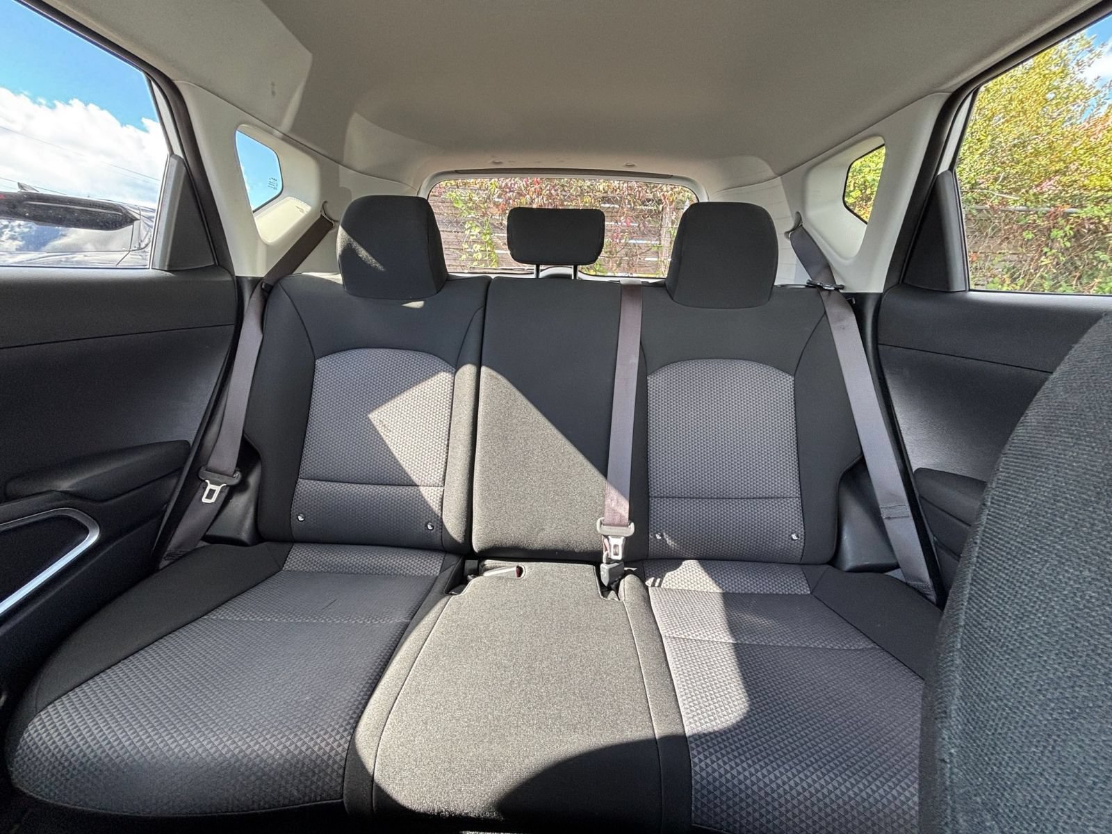 Used 2025 Kia Soul LX w/ LX Technology Package FWD image 35