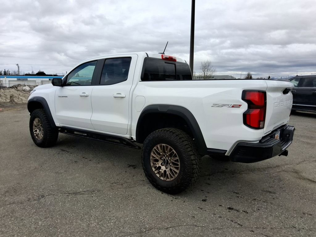 Used 2025 Chevrolet Colorado ZR2 w/ Technology Package AWD/4WD image 6