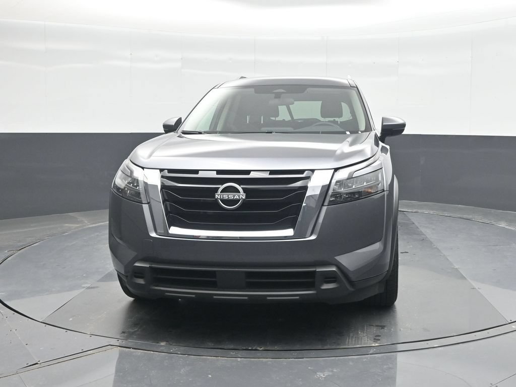 Used 2025 Nissan Pathfinder SV FWD image 5