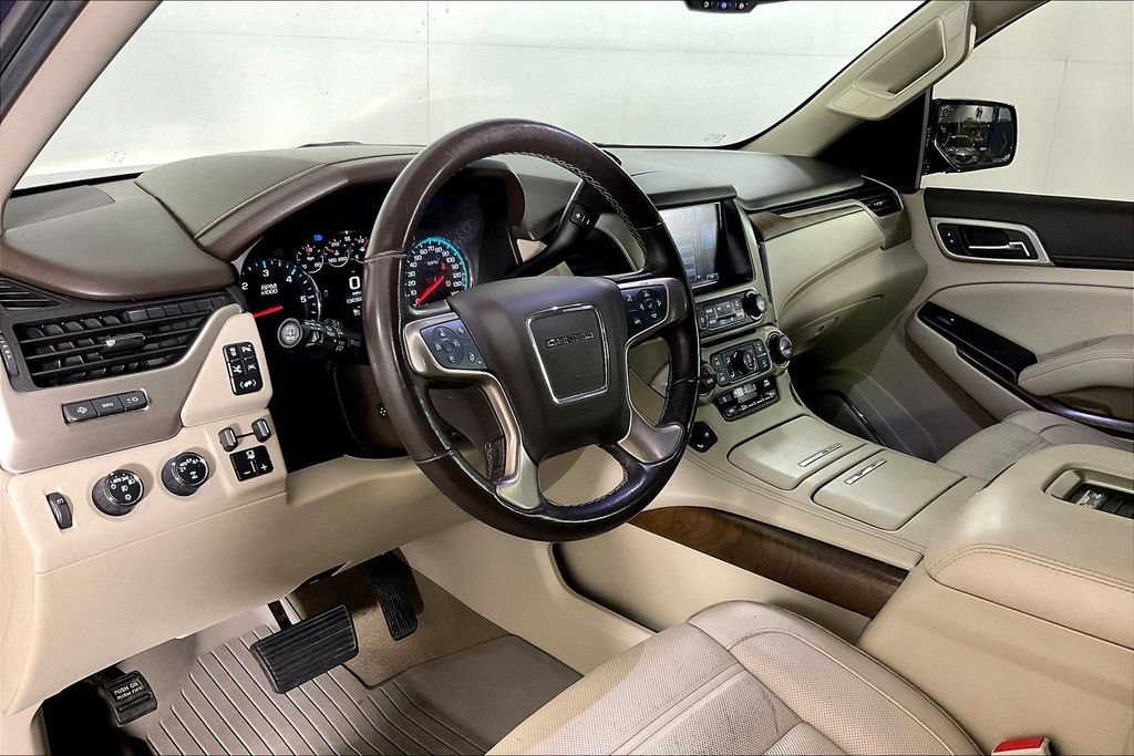 Used 2019 GMC Yukon XL Denali w/ Denali Ultimate Package AWD/4WD image 16