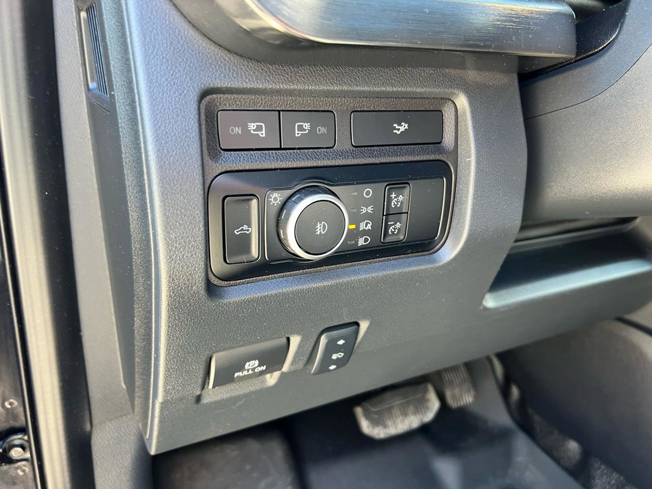 Used 2024 Ford F450 Lariat image 22