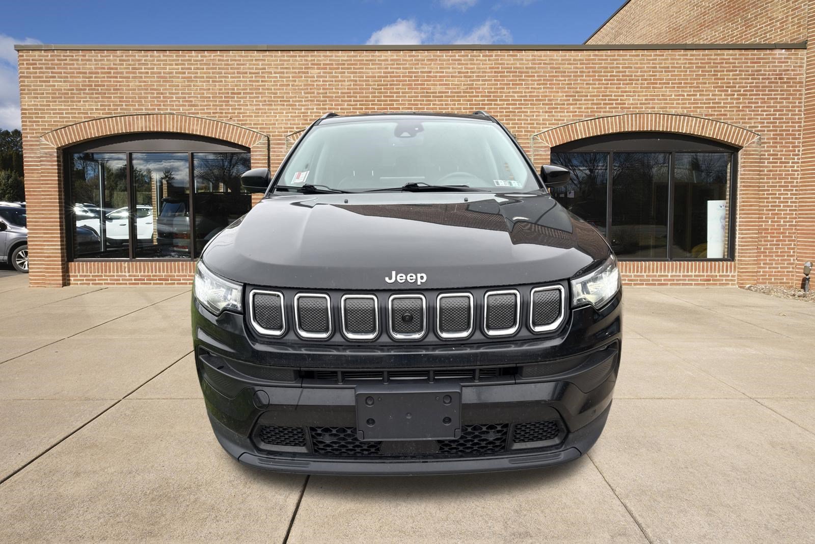 Used 2022 Jeep Compass Latitude w/ Convenience Group AWD/4WD image 16