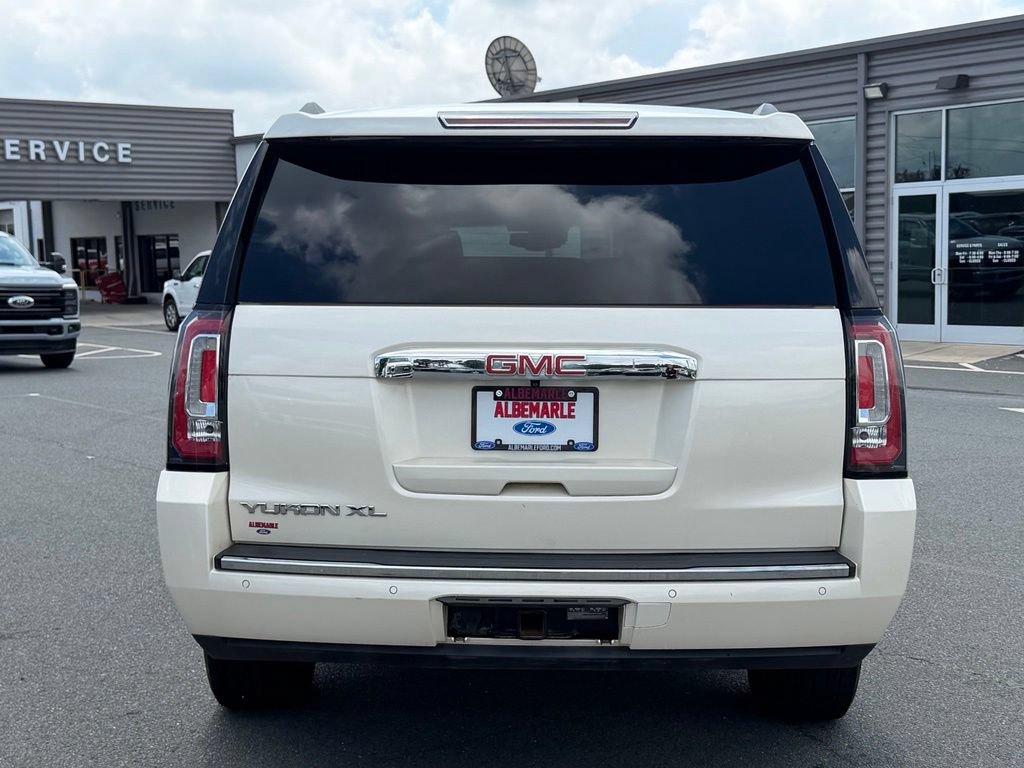 Used 2015 GMC Yukon XL Denali w/ Premium Package AWD/4WD image 4