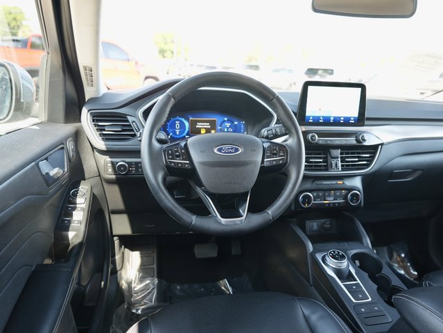 Used 2022 Ford Escape Titanium image 16