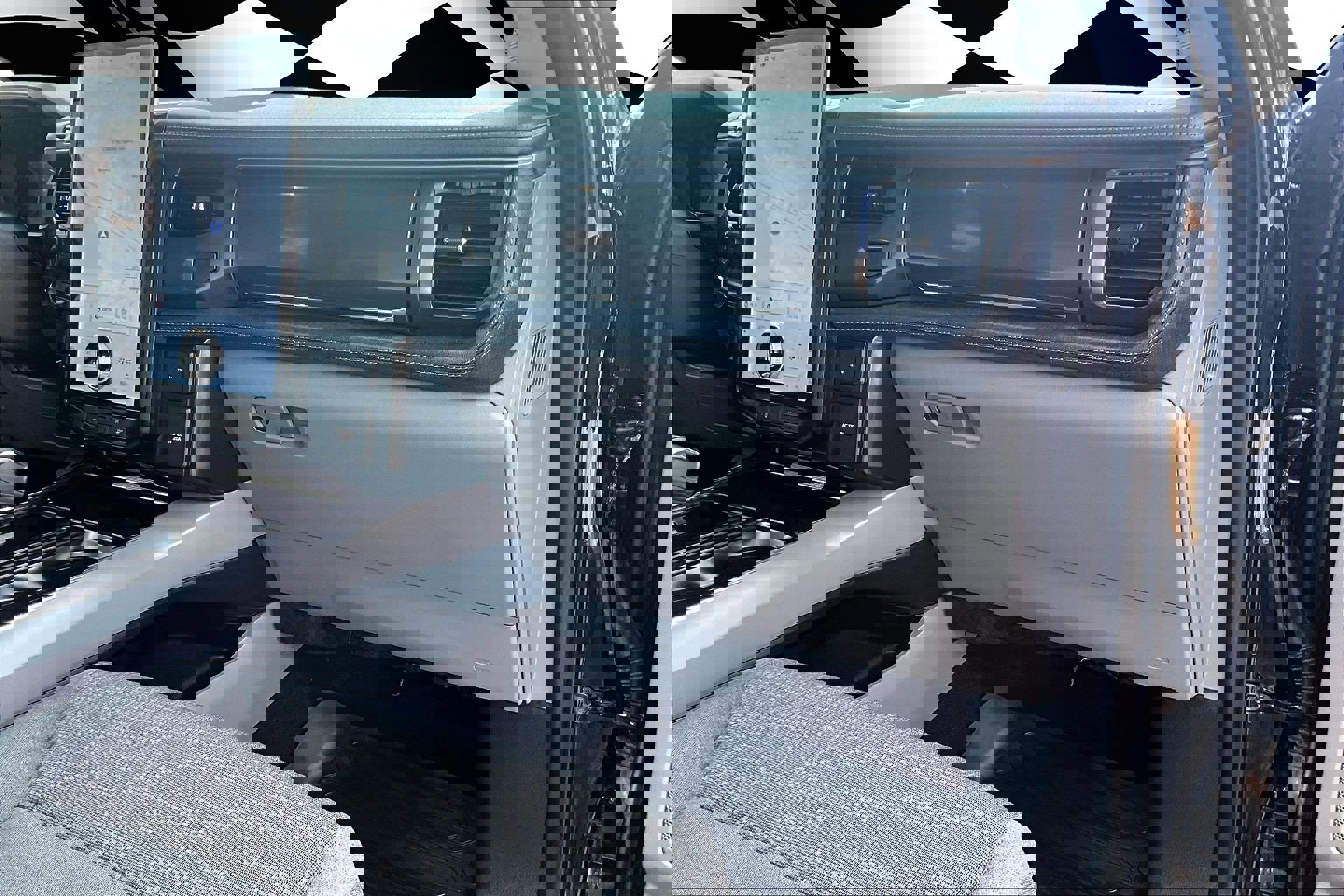 Used 2024 Ford F150 Lightning Flash image 16