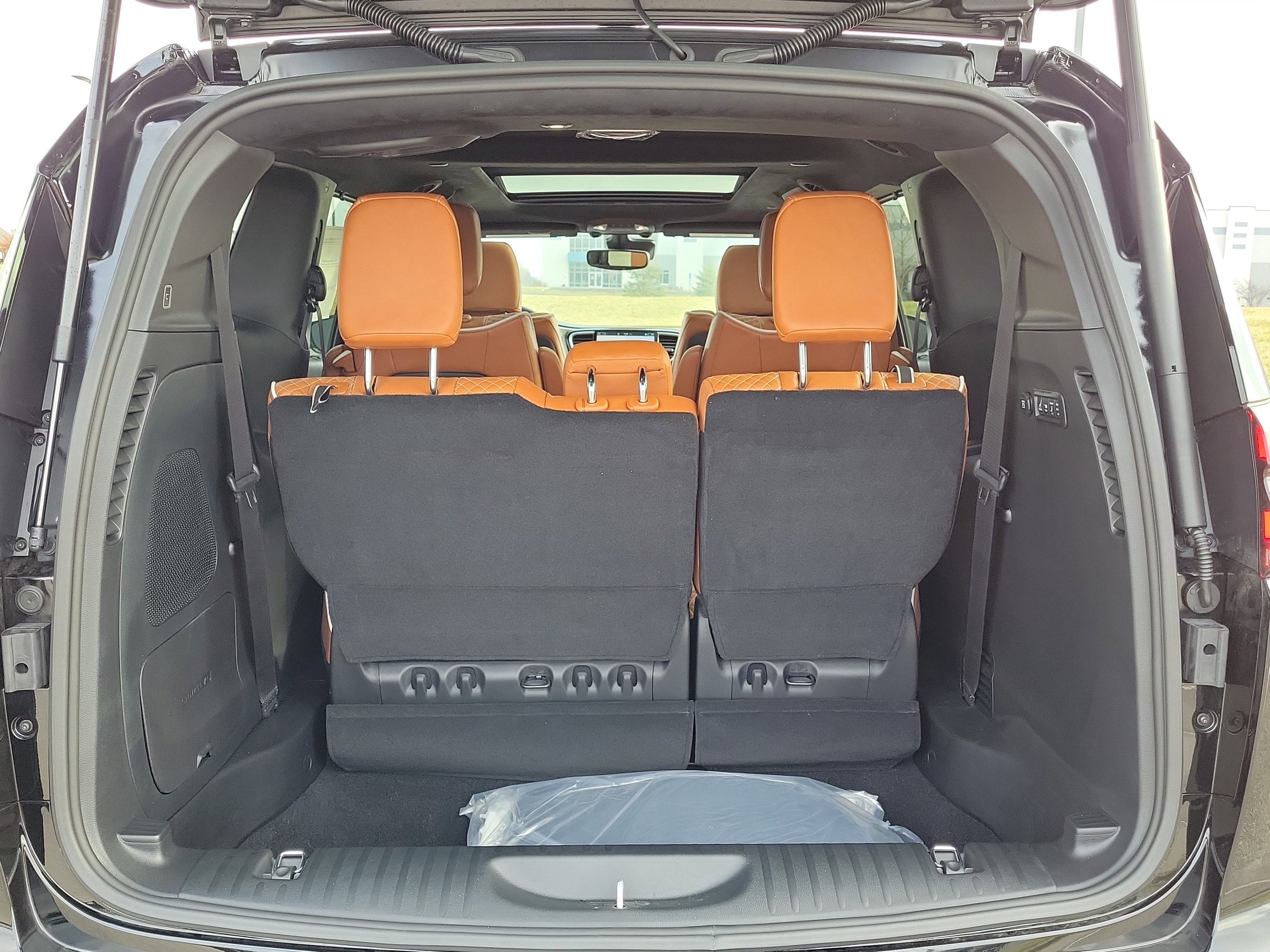 New 2026 Chrysler Pacifica Pinnacle image 8