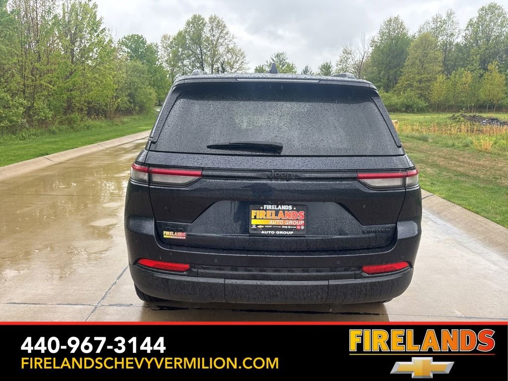 Used 2023 Jeep Grand Cherokee Limited w/ Black Appearance Package AWD/4WD image 8