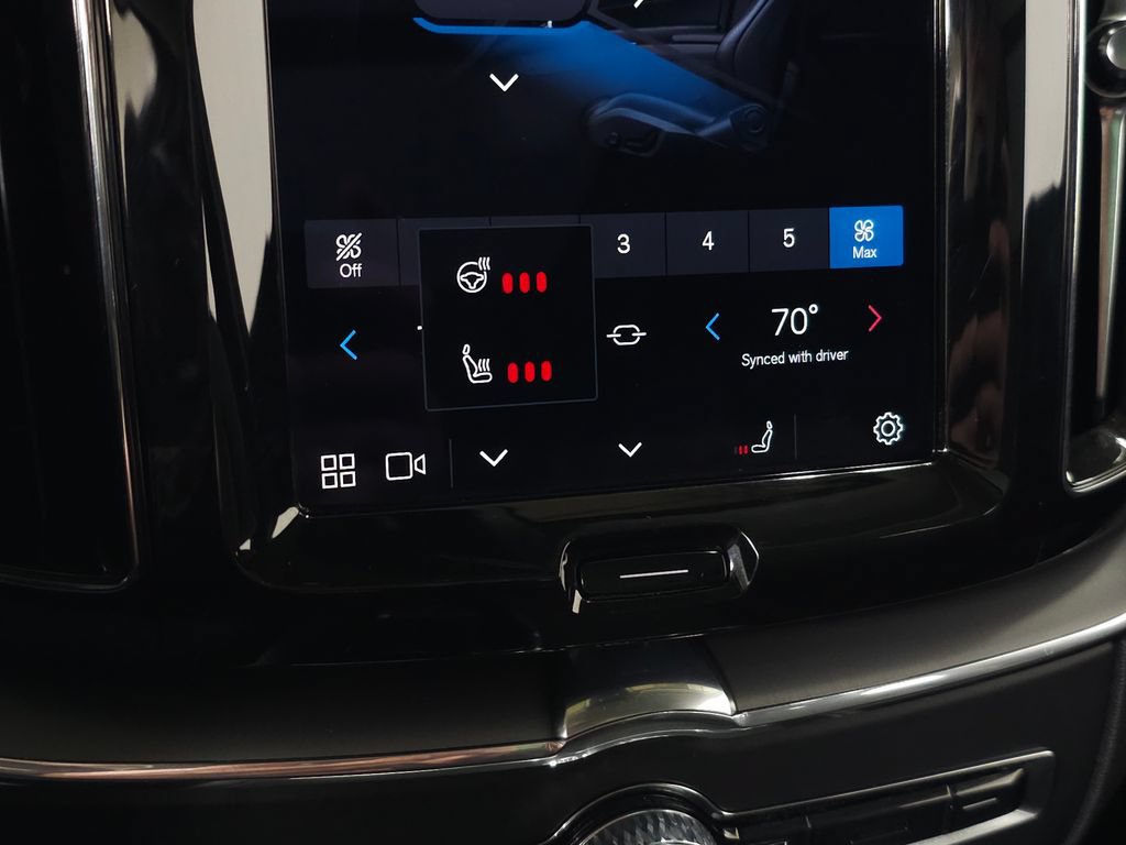 Certified 2025 Volvo XC60 B5 Core AWD/4WD image 29