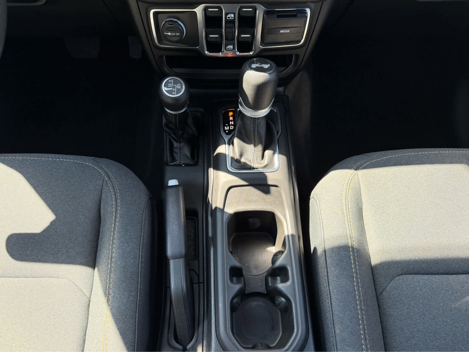 Used 2025 Jeep Wrangler Sport S image 24