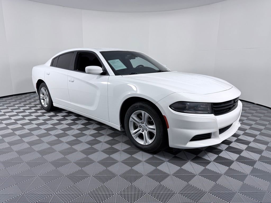 Used 2022 Dodge Charger SXT image 2