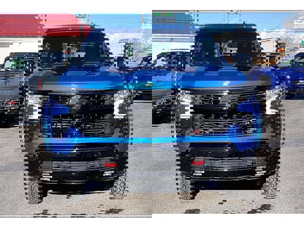 Used 2024 Chevrolet Silverado 1500 LT Trail Boss w/ LT Trail Boss Premium Package image 3