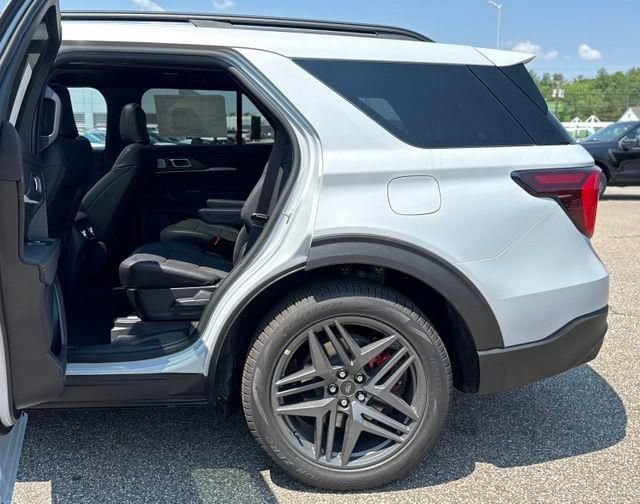 New 2026 Ford Explorer ST w/ Sun And Sound Package AWD/4WD image 34