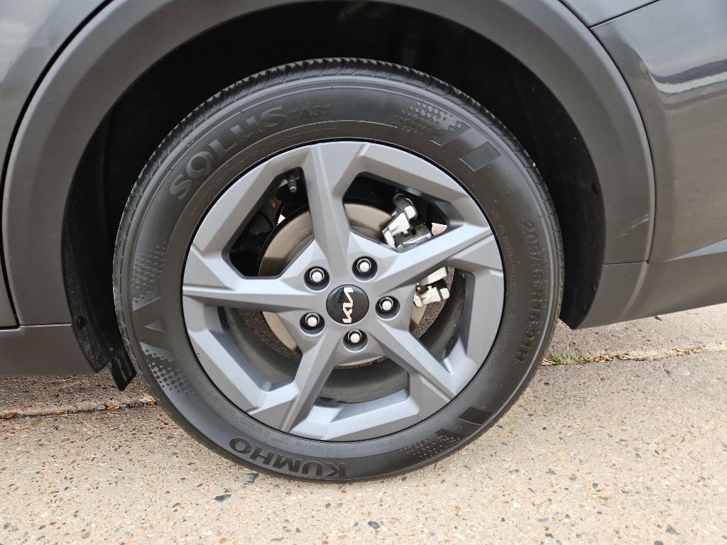 Used 2025 Kia K4 FWD image 9