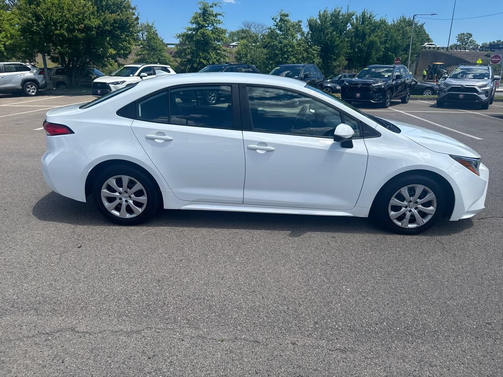 Used 2024 Toyota Corolla LE FWD image 8