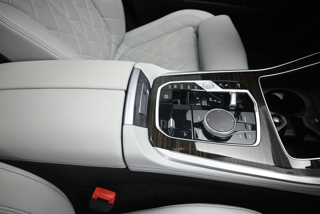 Certified 2024 BMW X5 xDrive50e w/ Premium Package AWD/4WD image 27