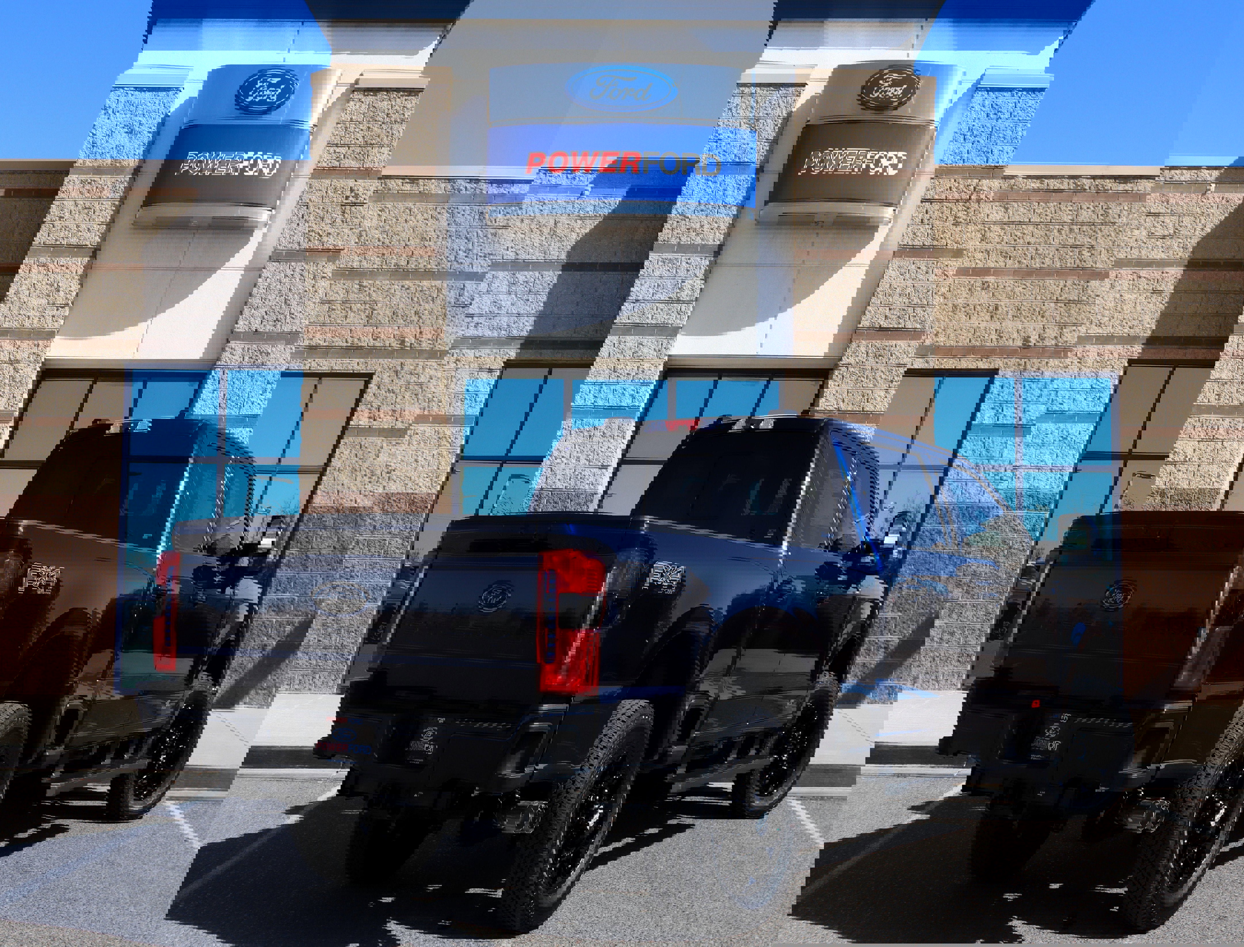 New 2025 Ford F250 Lariat w/ Black Appearance Package image 6