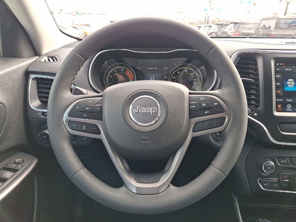 Certified 2022 Jeep Cherokee Latitude Lux w/ Mopar Interior Package image 16