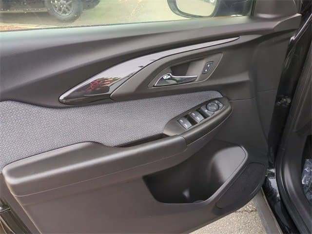 Used 2023 Chevrolet TrailBlazer LS image 17