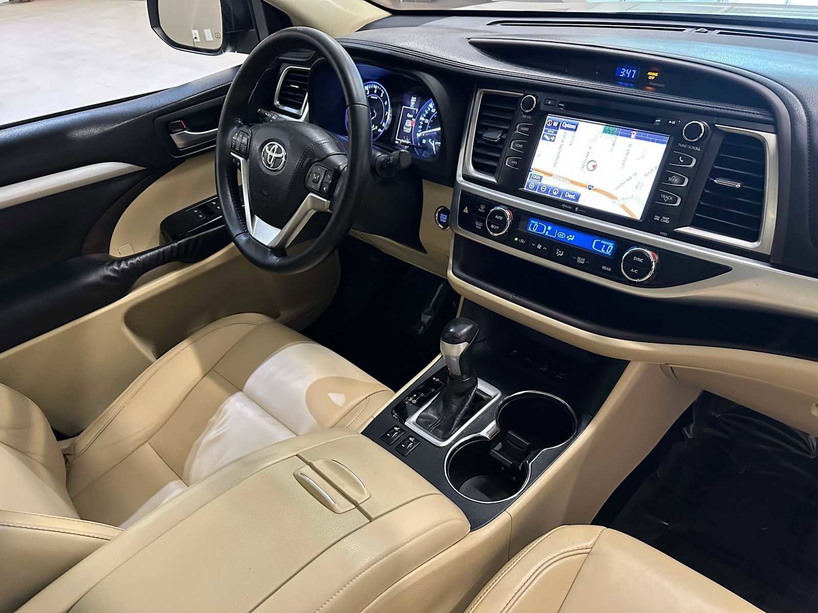 Used 2015 Toyota Highlander XLE AWD/4WD image 33