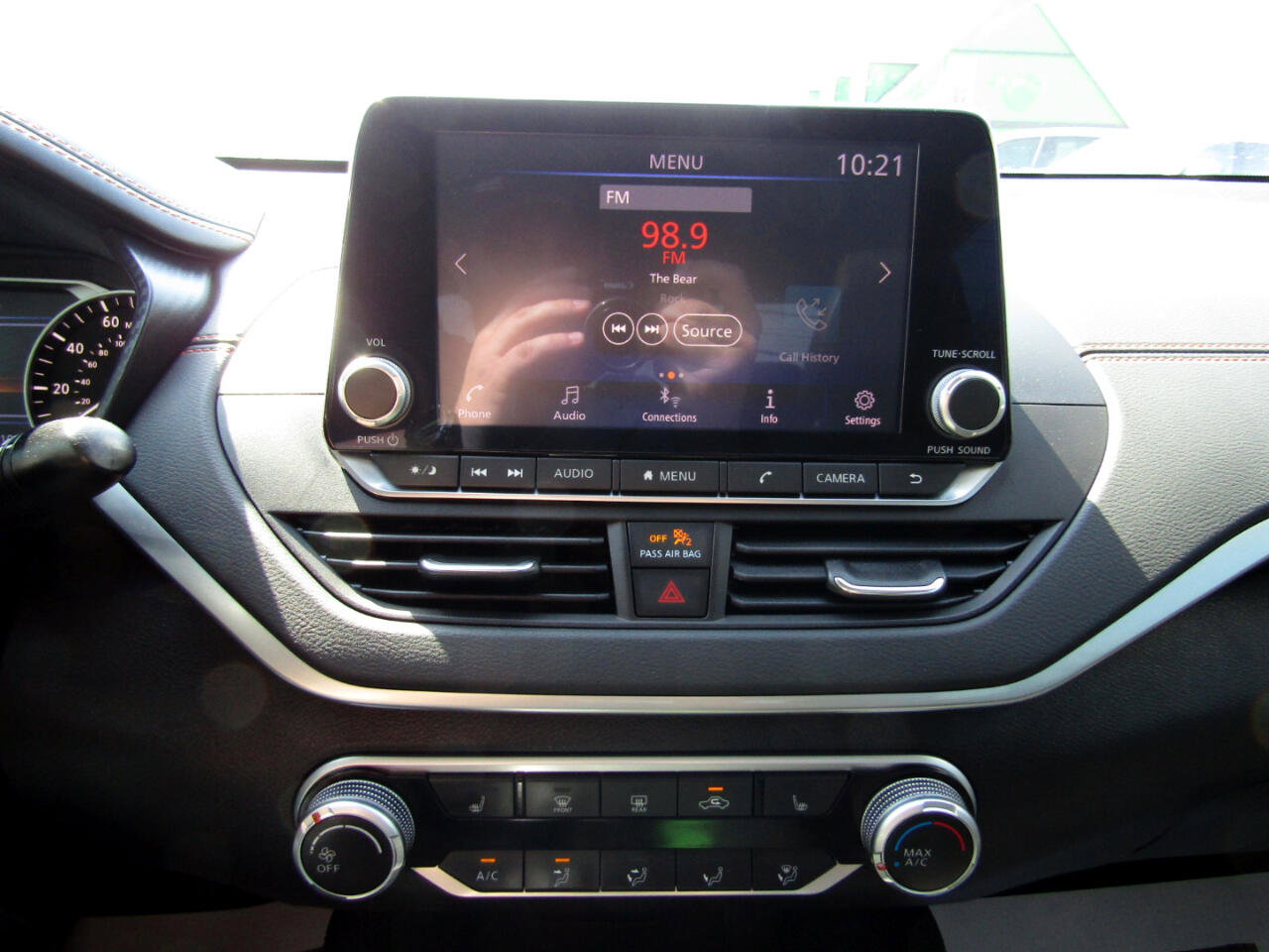 Used 2021 Nissan Altima 2.5 SR w/ SR Premium Package image 14