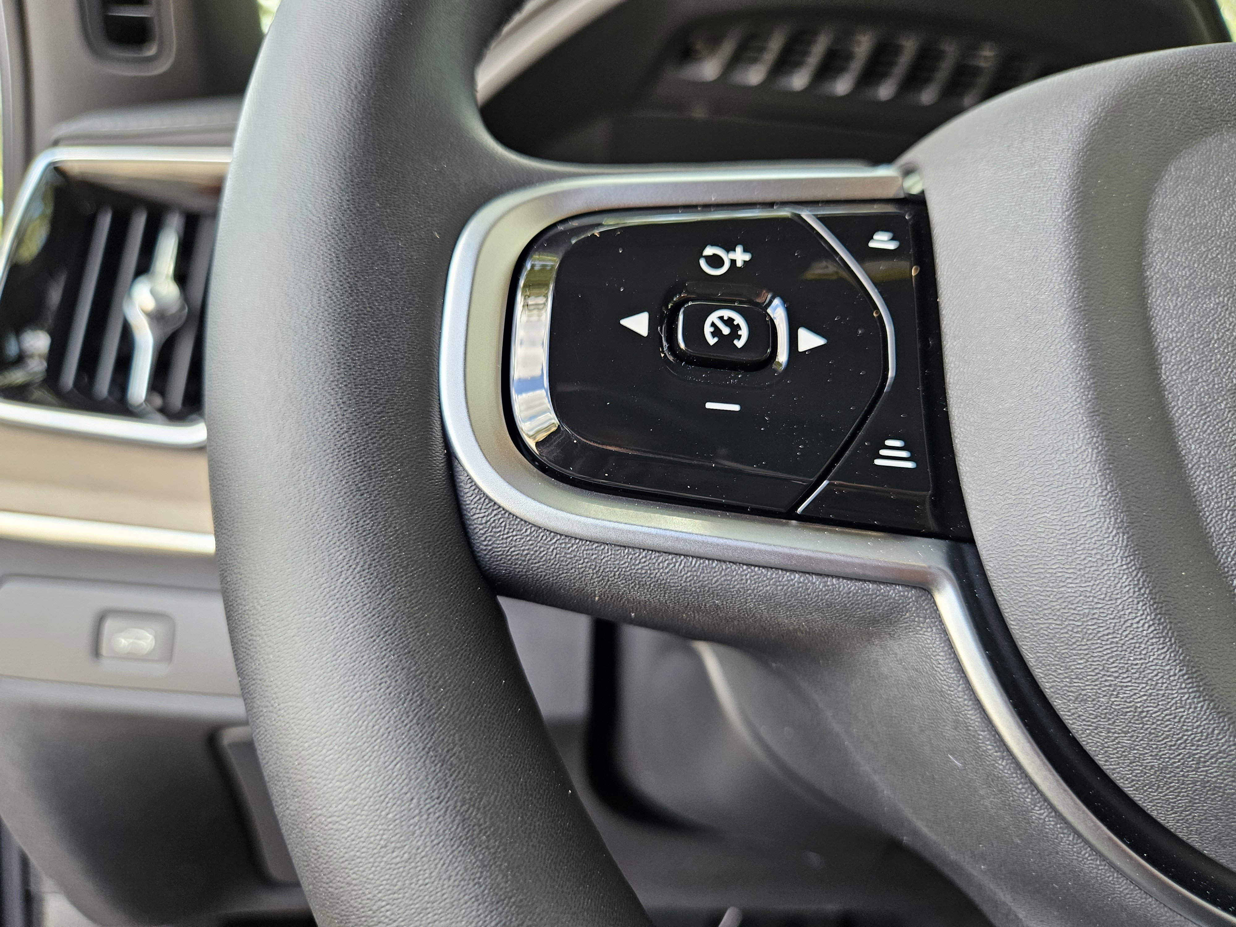 New 2026 Volvo XC90 B5 Plus image 33