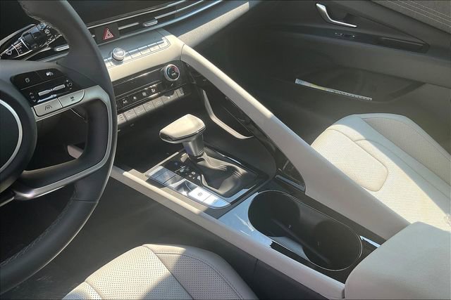 New 2025 Hyundai Elantra Limited image 8